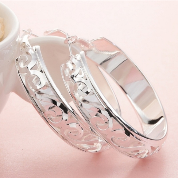 SILVER HOOP EARRINGS - Picture 15 of 15